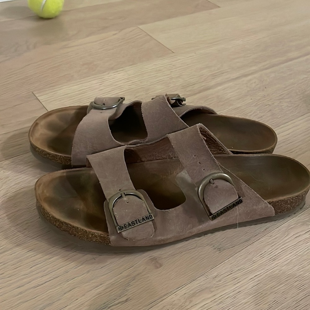 Eastland tan suede sandal. Like Birkenstocks. Comfy and broken in